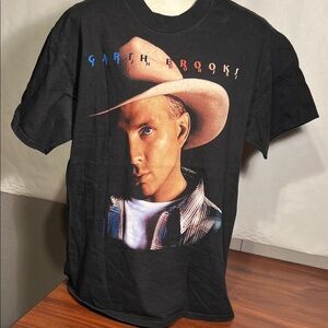 Tee shirt, young Garth Brooks concert tee, black, large , worn once FRESH HORSES